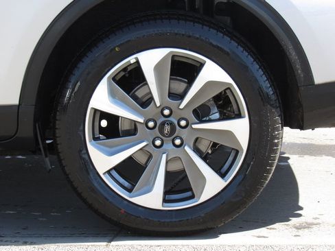 Used 2024 Ford Escape Platinum AWD/4WD image 34