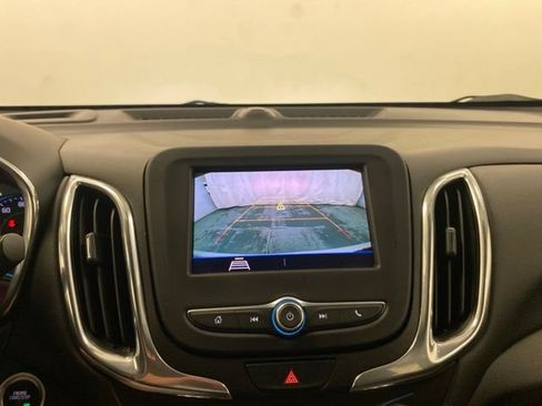 Used 2020 Chevrolet Equinox LT w/ Driver Convenience Package AWD/4WD image 12