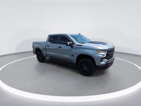 Used 2024 Chevrolet Silverado 1500 LT Trail Boss w/ LT Trail Boss Premium Package AWD/4WD image 2