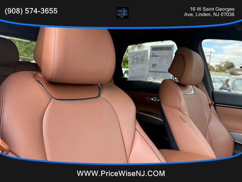 Used 2022 Genesis GV70 2.5T w/ Advanced Package image 23