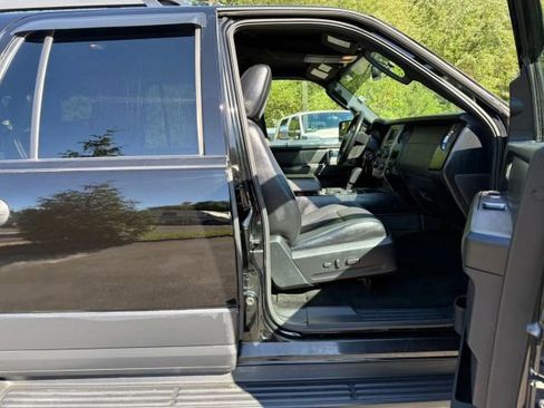 Used 2017 Ford Expedition EL XL w/ Equipment Group 101A image 19