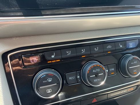 Used 2019 Volkswagen Atlas SEL AWD/4WD image 12