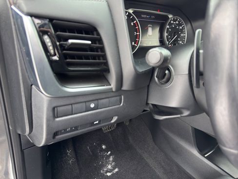 Used 2023 Nissan Rogue SV w/ SV Premium Package image 14