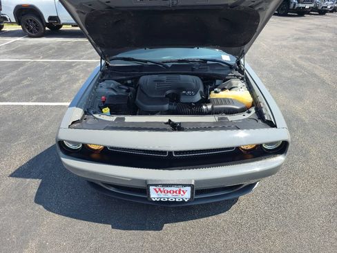Used 2019 Dodge Challenger SXT RWD image 29