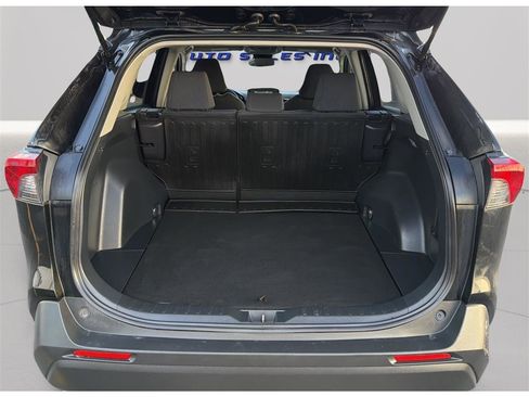 Used 2019 Toyota RAV4 LE w/ All Weather Liner Package AWD/4WD image 30