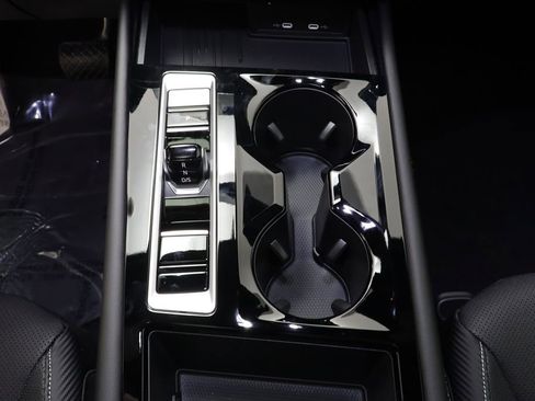 New 2026 Volkswagen Atlas Cross Sport SE w/ Panoramic Sunroof Package image 12