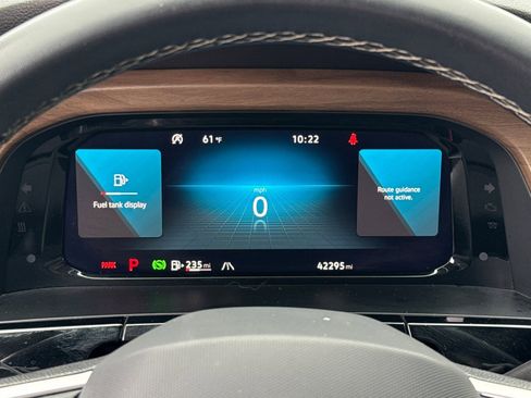 Used 2024 Volkswagen Atlas SE image 18