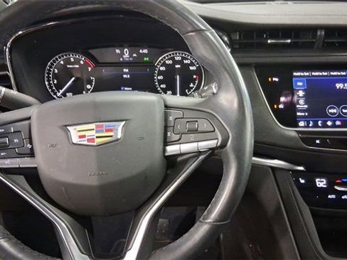 Used 2022 Cadillac XT6 Luxury image 12