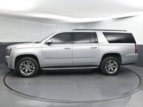 Used 2017 GMC Yukon XL SLT image 5