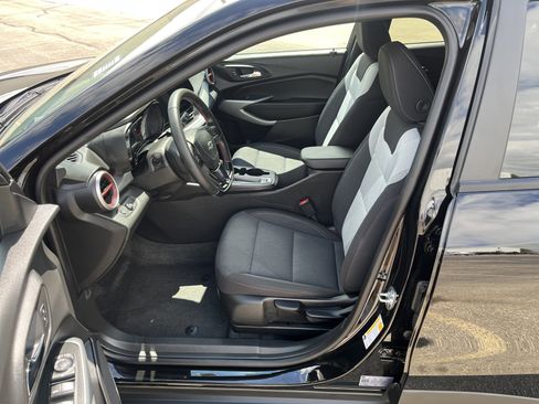 Used 2026 Chevrolet Trax RS w/ Driver Confidence Package FWD image 9