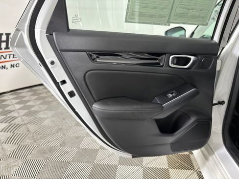 Used 2024 Honda Civic Touring image 22