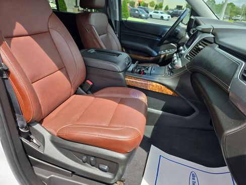 Used 2019 Chevrolet Tahoe Premier w/ Premier Plus Edition AWD/4WD image 38