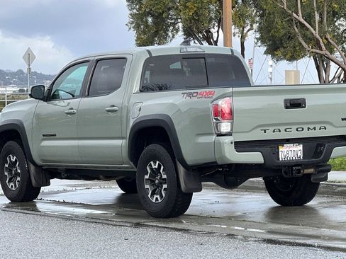 Used 2023 Toyota Tacoma TRD Off-Road w/ TRD Premium Off Road Package image 6