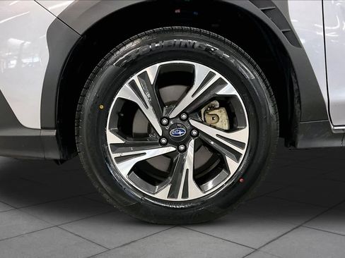 Used 2025 Subaru Crosstrek 2.5i Premium AWD/4WD image 11