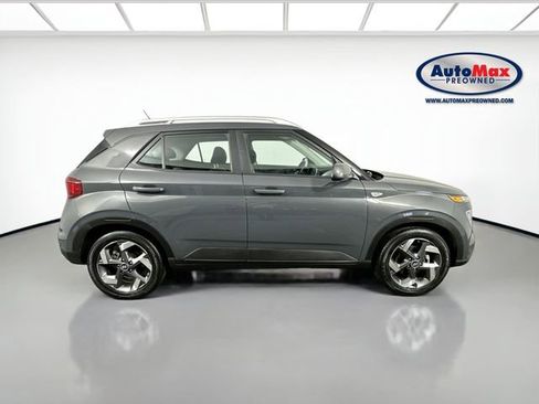 Used 2023 Hyundai Venue SEL image 10