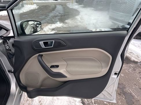 Used 2016 Ford Fiesta SE image 24