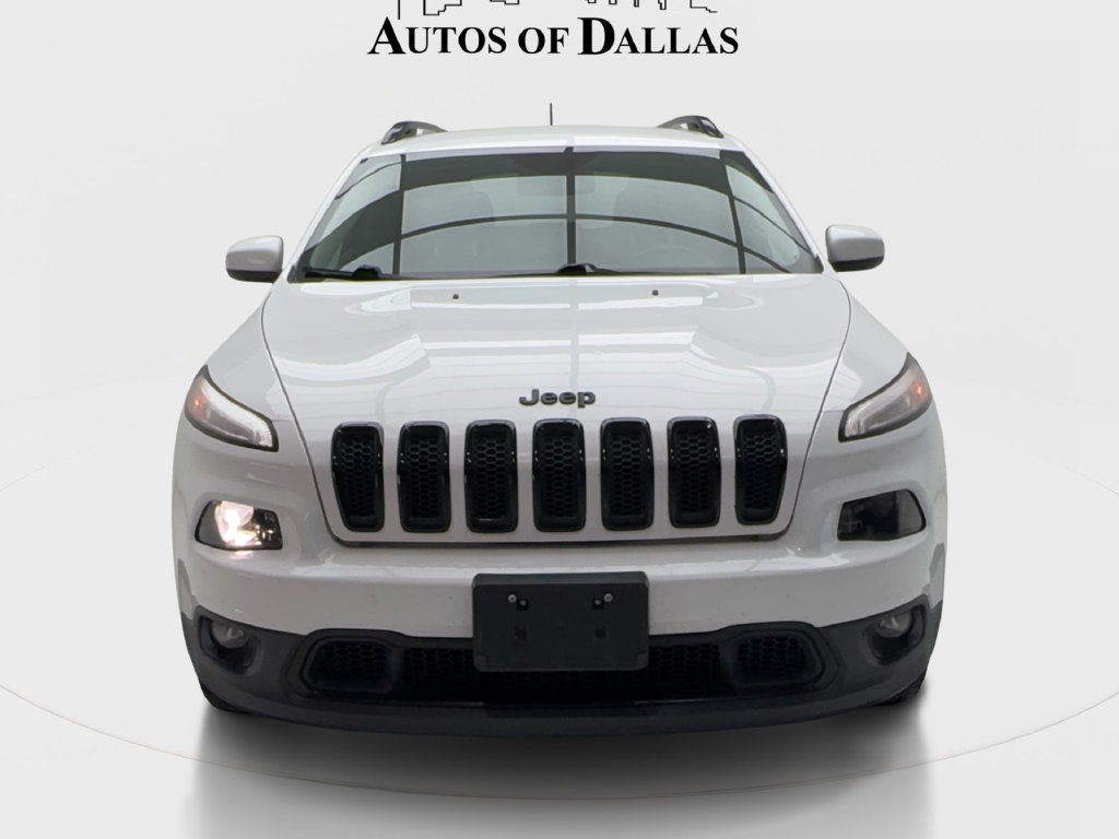 Used 2018 Jeep Cherokee Latitude w/ Altitude Package FWD image 3