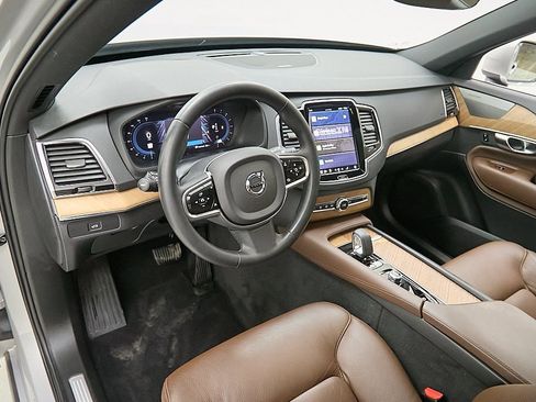 Used 2023 Volvo XC90 B6 Plus w/ Protection Package Premier image 12