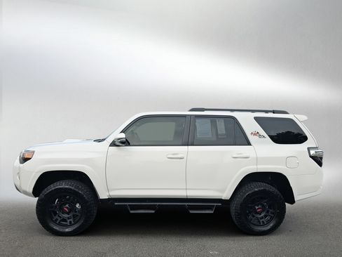 Used 2023 Toyota 4Runner TRD Off-Road Premium w/ Moonroof Package AWD/4WD image 2