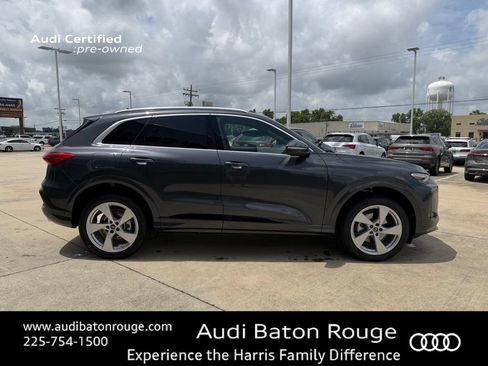 Used 2025 Audi Q5 Premium Plus w/ Premium Plus AWD/4WD image 2