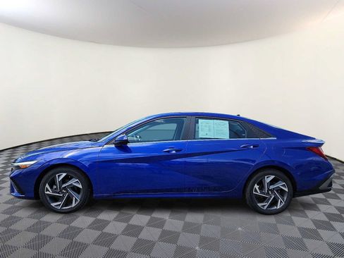 Used 2025 Hyundai Elantra SEL FWD image 7