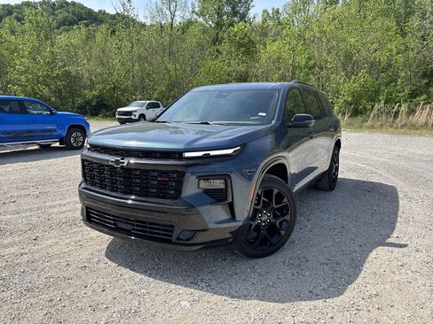 New 2026 Chevrolet Traverse RS image 3