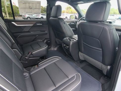 New 2026 GMC Acadia Denali w/ Super Cruise Package FWD image 24