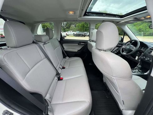 Used 2015 Subaru Forester 2.5i Limited AWD/4WD image 9