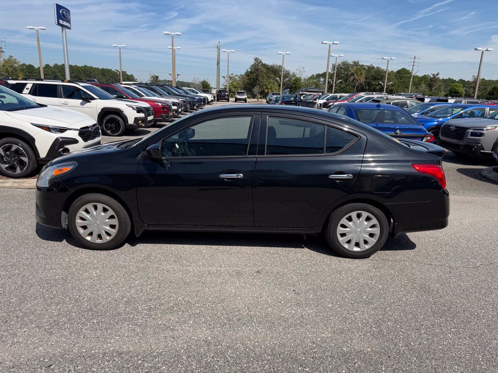 Used 2015 Nissan Versa SV w/ SV Tech Package FWD image 10