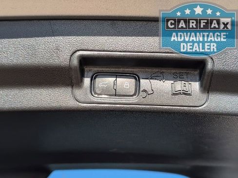 Used 2022 Ford Explorer XLT w/ Equipment Group 202A image 12