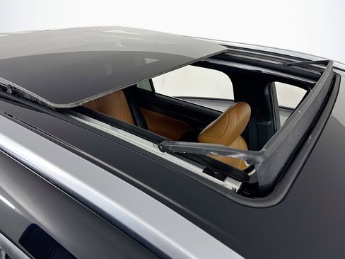 Used 2024 Toyota Highlander Platinum image 22