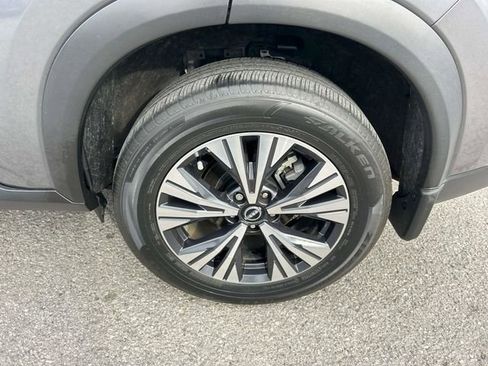 Used 2023 Nissan Rogue SV image 11