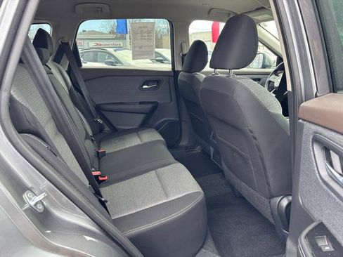 Used 2022 Nissan Rogue SV image 13