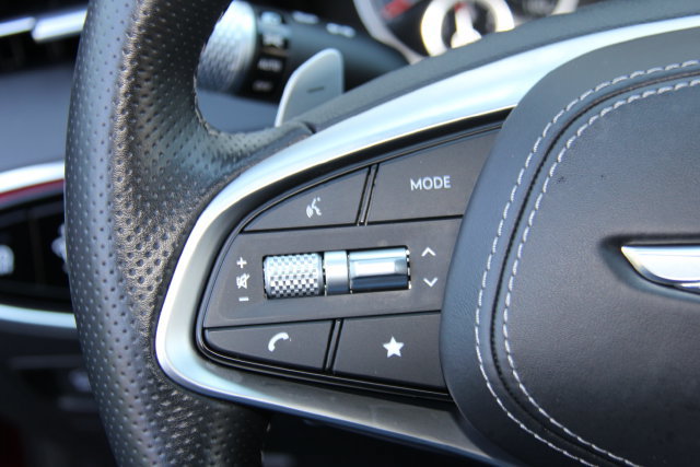 Used 2025 Genesis GV70 3.5T Sport AWD/4WD image 23