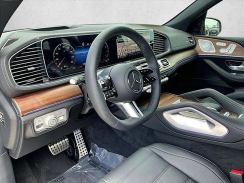 New 2026 Mercedes-Benz GLS 580 4MATIC image 8