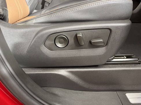 Used 2024 Chevrolet Silverado 3500 High Country w/ Technology Package image 11