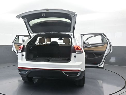 Used 2024 Volkswagen Atlas Cross Sport SE image 72