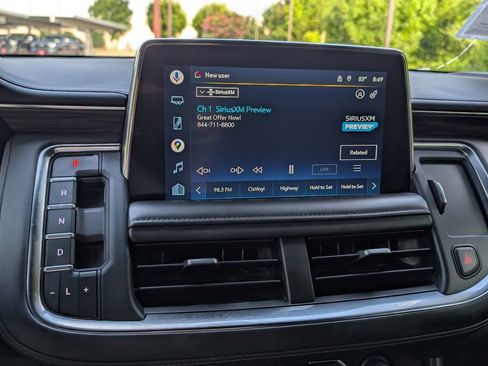 Used 2022 Chevrolet Suburban Z71 AWD/4WD image 6