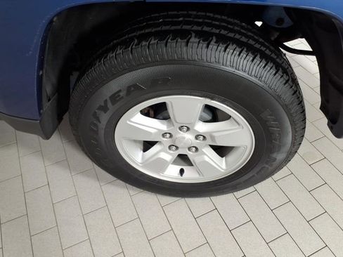Used 2009 Jeep Liberty Sport w/ Popular Equipment Group AWD/4WD image 8