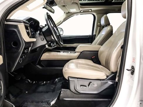 Used 2024 Ford Expedition Max Limited image 13