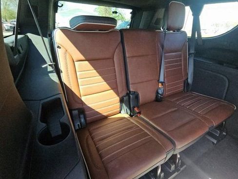 Used 2024 GMC Yukon XL Denali Ultimate AWD/4WD image 11