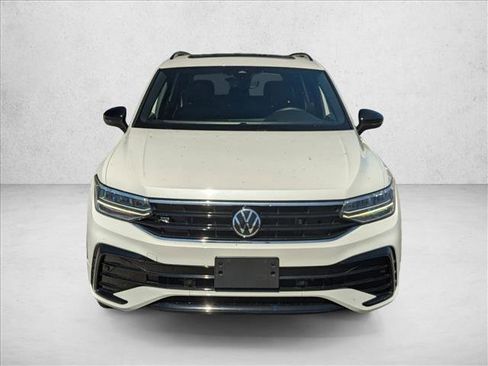 Used 2023 Volkswagen Tiguan SE R-Line AWD/4WD image 2