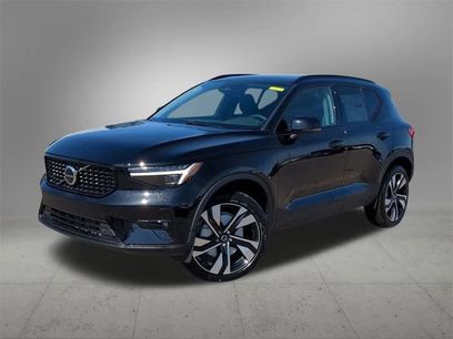 New 2025 Volvo XC40 B5 Plus w/ Protection Package Premier