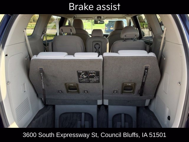 Used 2020 Kia Sedona LX FWD image 30