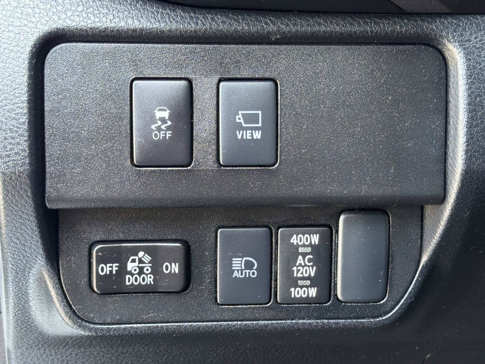 Used 2023 Toyota Tacoma TRD Off-Road w/ TRD Premium Off Road Package AWD/4WD image 19