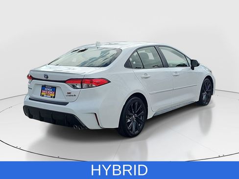 Used 2024 Toyota Corolla SE w/ SE Package FWD image 5