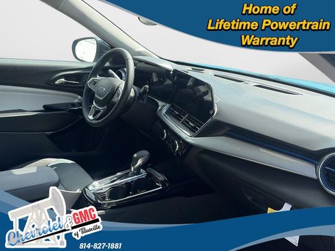 New 2026 Chevrolet Trax LT w/ Driver Confidence Package FWD image 2