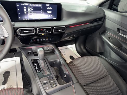 Used 2026 Nissan Sentra SR w/ Floor Mat Package image 26