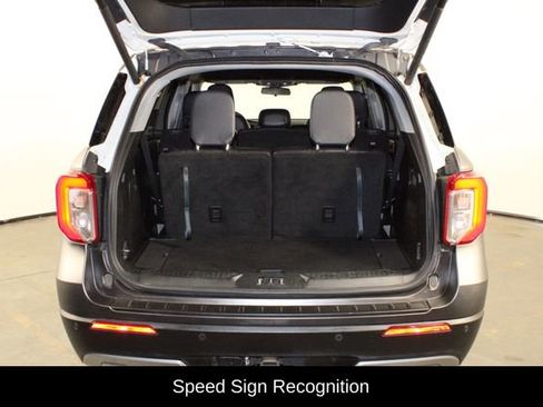 Used 2021 Ford Explorer XLT w/ Equipment Group 202A AWD/4WD image 16