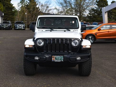 Used 2021 Jeep Gladiator Willys image 7